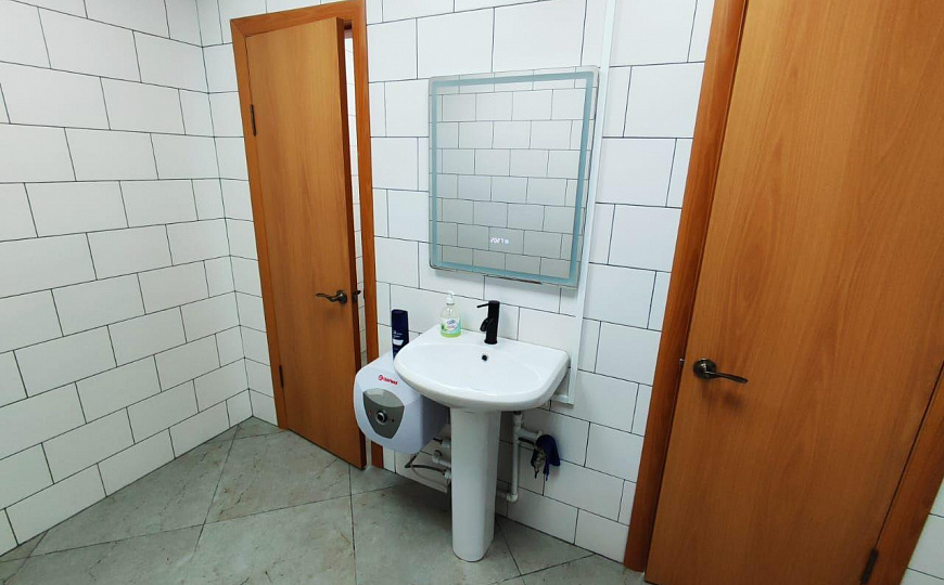 Помещения от 100 до 850 м.. фото