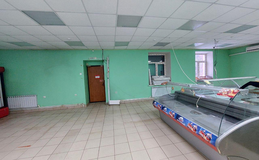 Отдельно стоящее здание с участком фото
