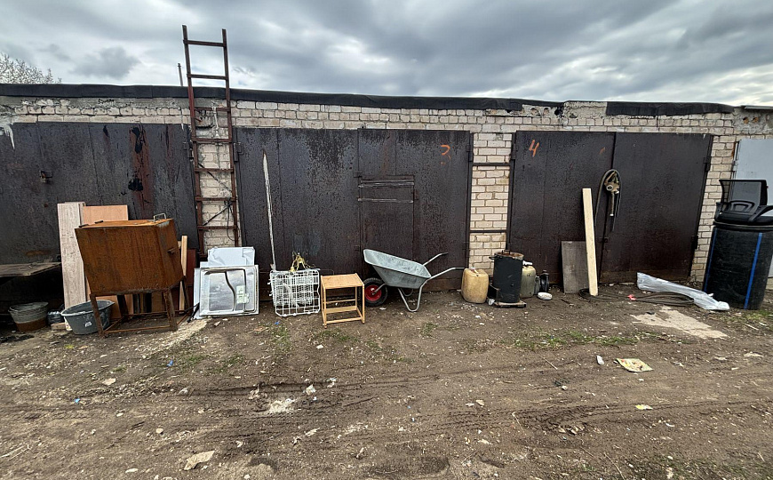 Продажа помещения 90 м из 4 гаражей . фото