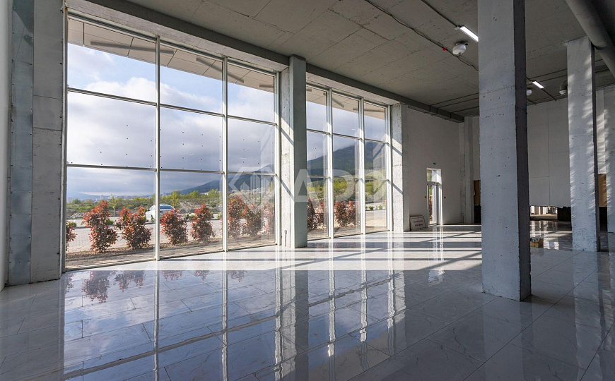 Сдам торговый центр, 1830 м² фото