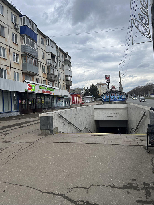 Сдается торговое помещение 212м2 на первой линии около метро фото