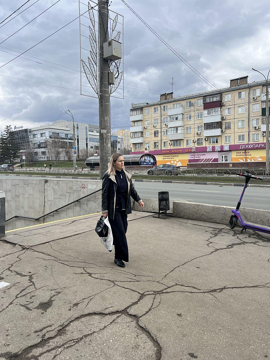 Сдается торговое помещение 212м2 на первой линии около метро фото