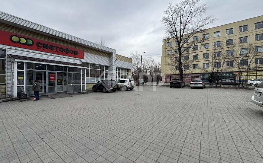 Здание с сетевым арендатором, 700 м² фото