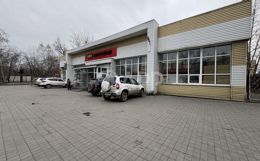Здание с сетевым арендатором, 700 м² фото