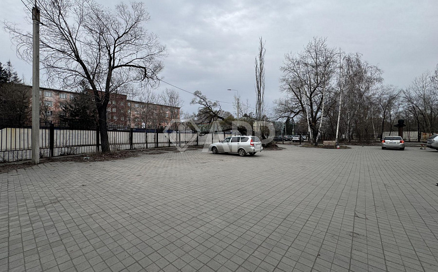 Здание с сетевым арендатором, 700 м² фото