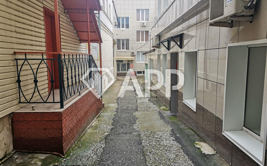 Продаю помещение свободного назначения, 1 750 м² фото