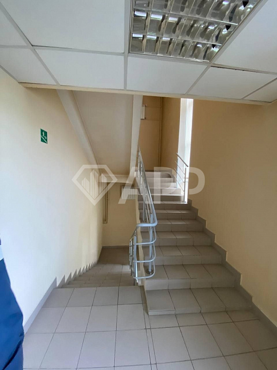 Блок-офис 428м² бизнес класса с мебелью и парковкой фото