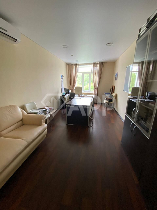 Блок-офис 428м² бизнес класса с мебелью и парковкой фото