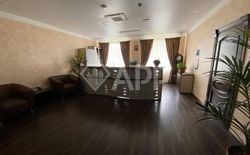 Блок-офис 428м² бизнес класса с мебелью и парковкой фото