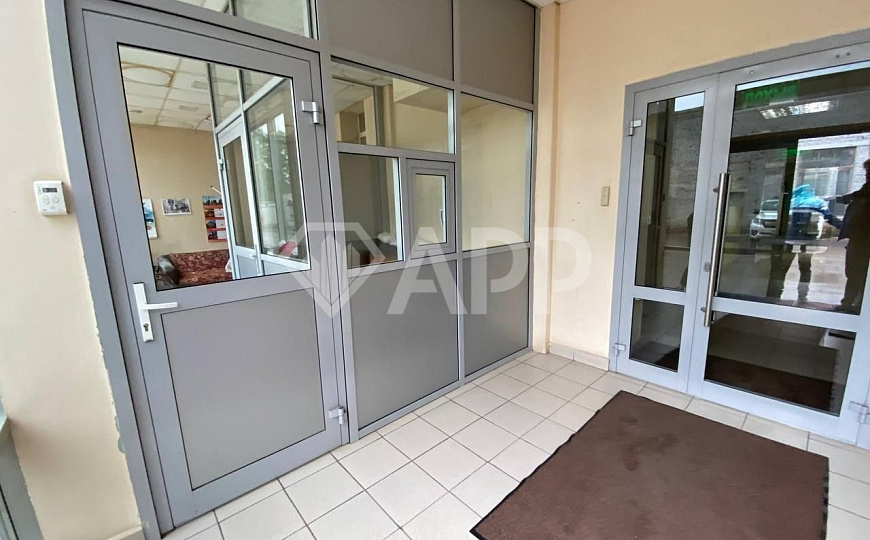 Блок-офис 428м² бизнес класса с мебелью и парковкой фото