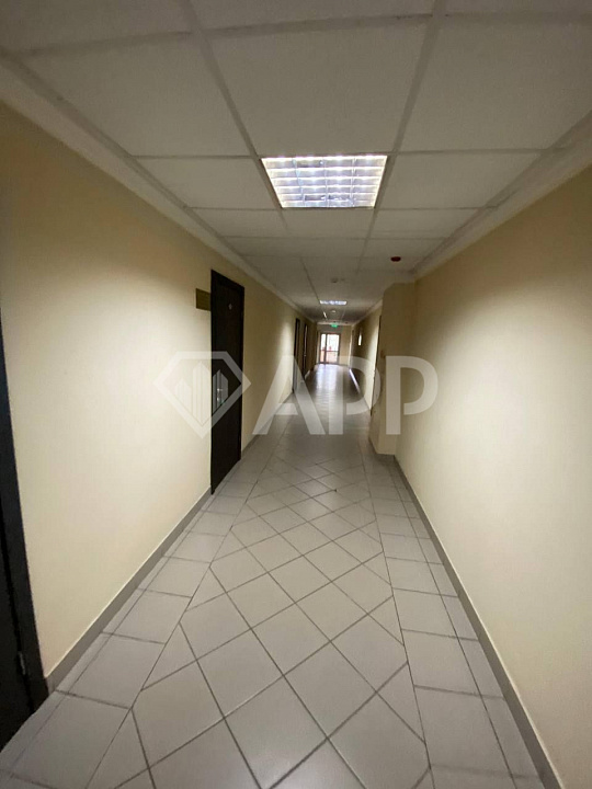 Блок-офис 428м² бизнес класса с мебелью и парковкой фото