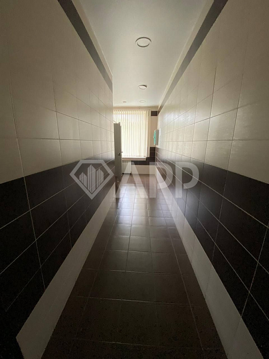 Блок-офис 428м² бизнес класса с мебелью и парковкой фото