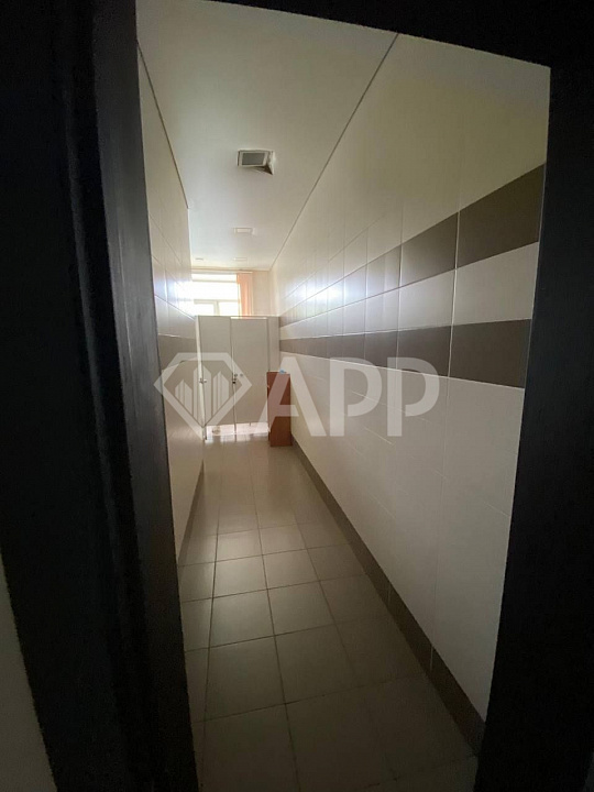 Блок-офис 428м² бизнес класса с мебелью и парковкой фото