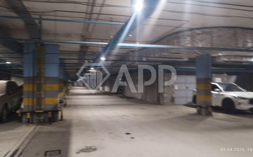 Продаю машиноместо на паркинге ЖК Победа фото
