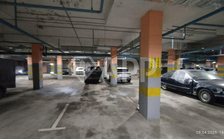 Продаю машиноместо на паркинге ЖК Победа фото
