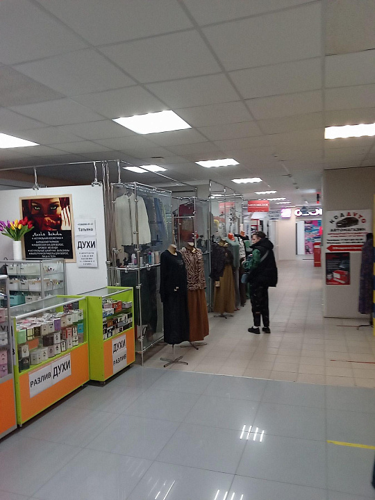 Сдаются площади в торговом центре на" Семи ветрах", от 10 м² фото