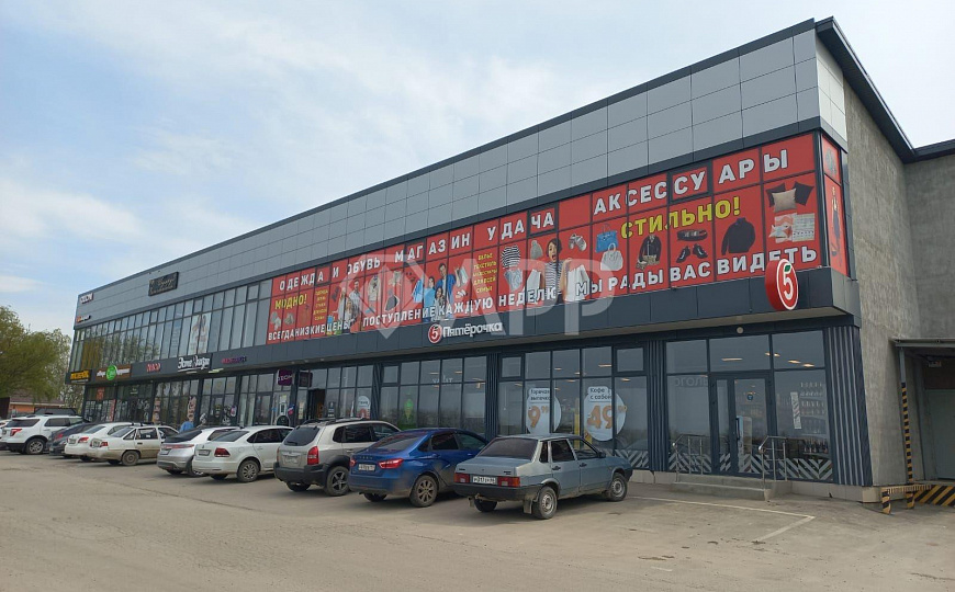 Продам готовый арендный бизнес, 1/2 долю помещения 500 кв м в торговом центре фото
