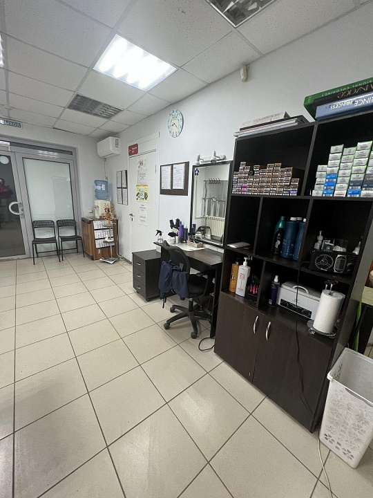 Продается Торговое помещение 31.7м2 с арендаторами около ТЦ Авроры . фото