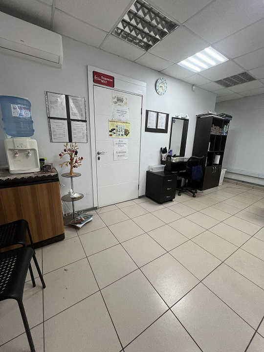 Продается Торговое помещение 31.7м2 с арендаторами около ТЦ Авроры . фото