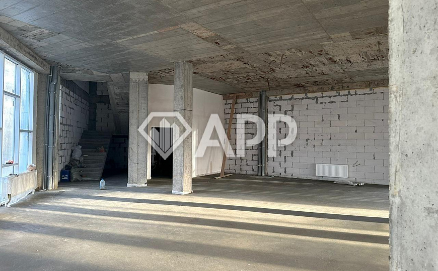 Сдам торговое помещение, 180 м² фото