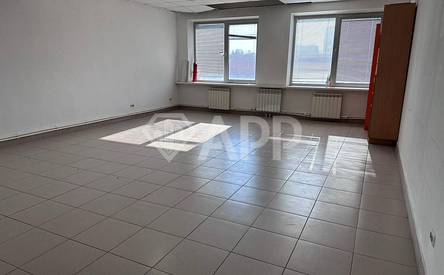 Аренда торгово-офисного помещение 56м2 и 19,2 м2 фото