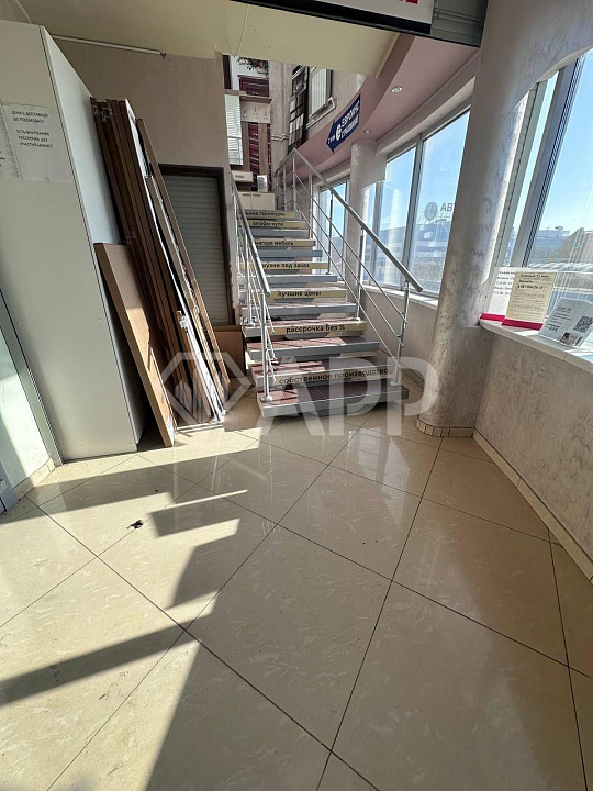 Аренда торгово-офисного помещение 56м2 и 19,2 м2 фото