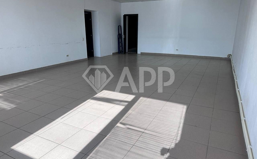 Аренда торгово-офисного помещение 56м2 и 19,2 м2 фото