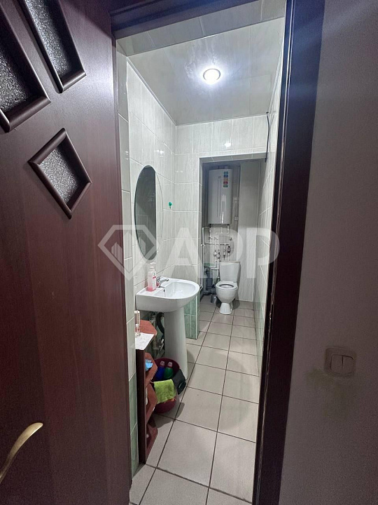 Аренда торгово-офисного помещение 56м2 и 19,2 м2 фото