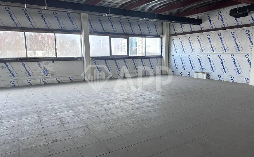Аренда торгового помещения 750м2  фото