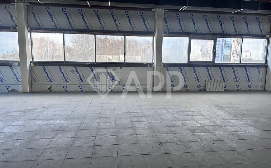 Аренда торгового помещения 750м2  фото