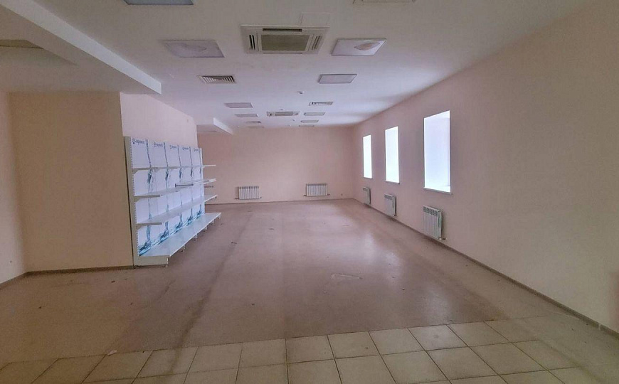 Продам торговое помещение, 1 040 м² фото