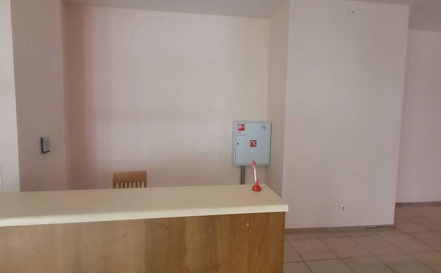 Продам торговое помещение, 1 040 м² фото