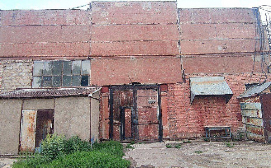 Производственное помещение на охраняемой территории.  фото