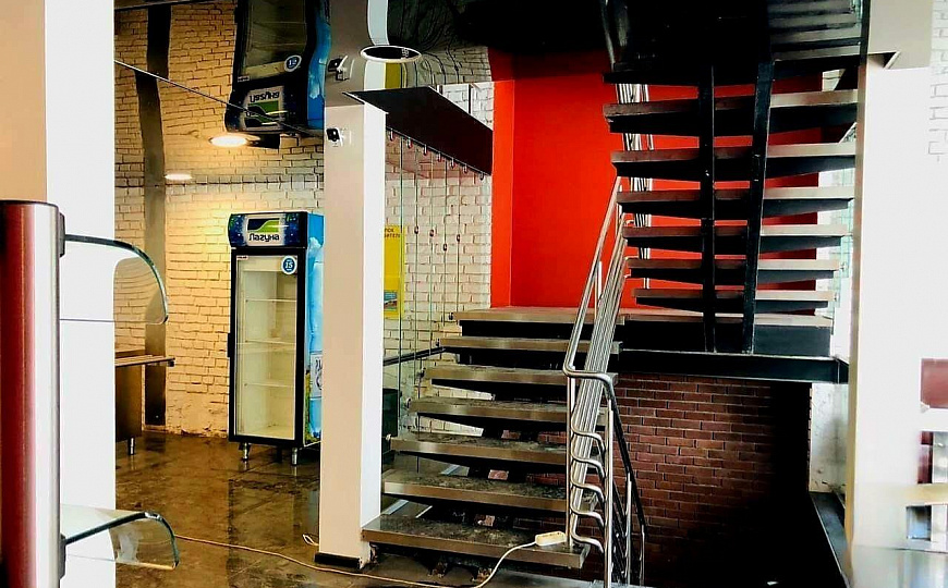 Аренда нежилого помещения на 1-й линии, 307,8 м² фото