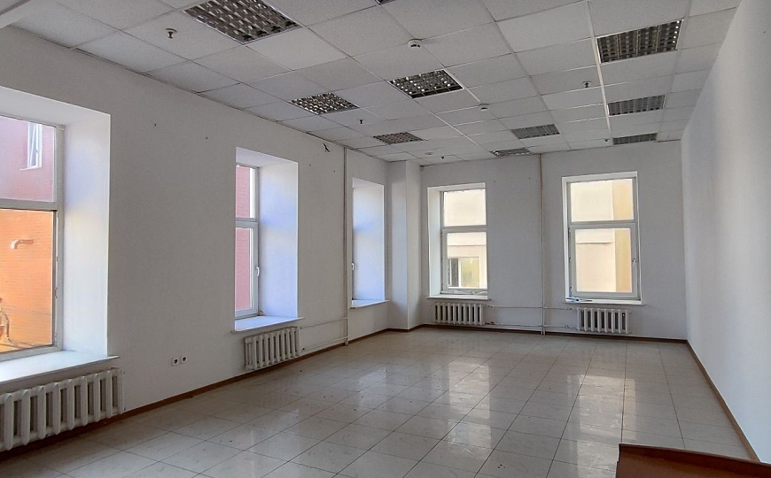Сдам торговое помещение, 1 000 м² фото