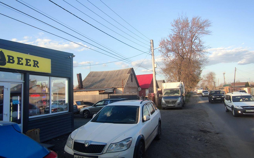 Продам земельный участок с строениями фото