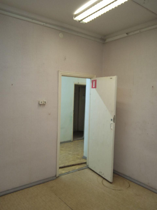 Продается помещение на первом этаже рядом с Азина фото