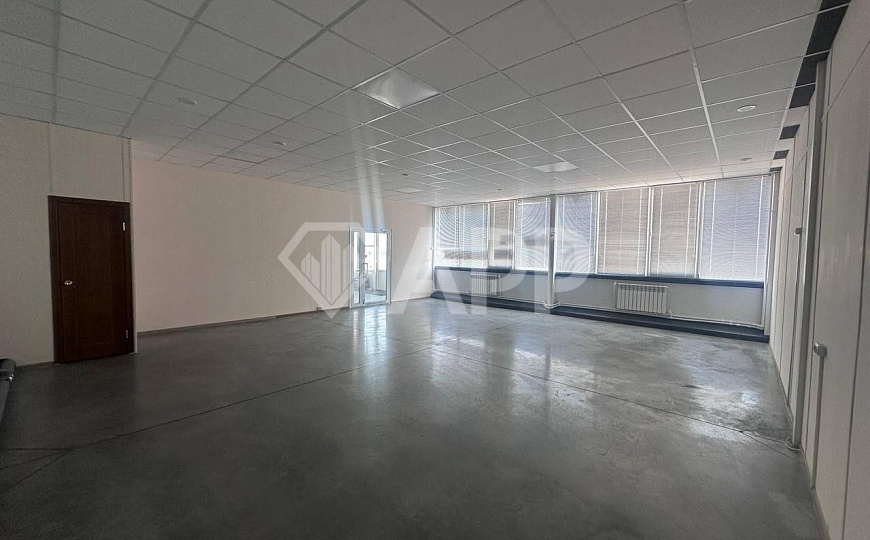 Аренда торгового помещения 72 м² фото
