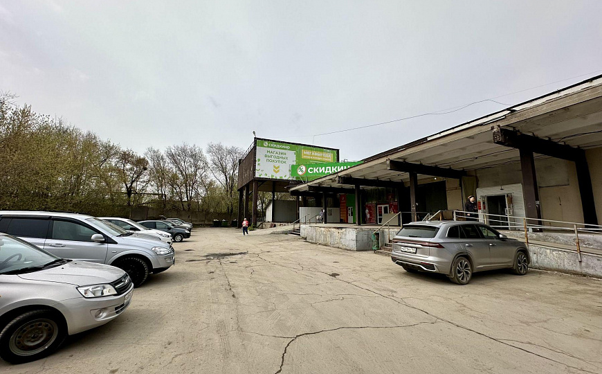 Продажа торговой базы 3600 м2 в г.Новокуйбышевске фото