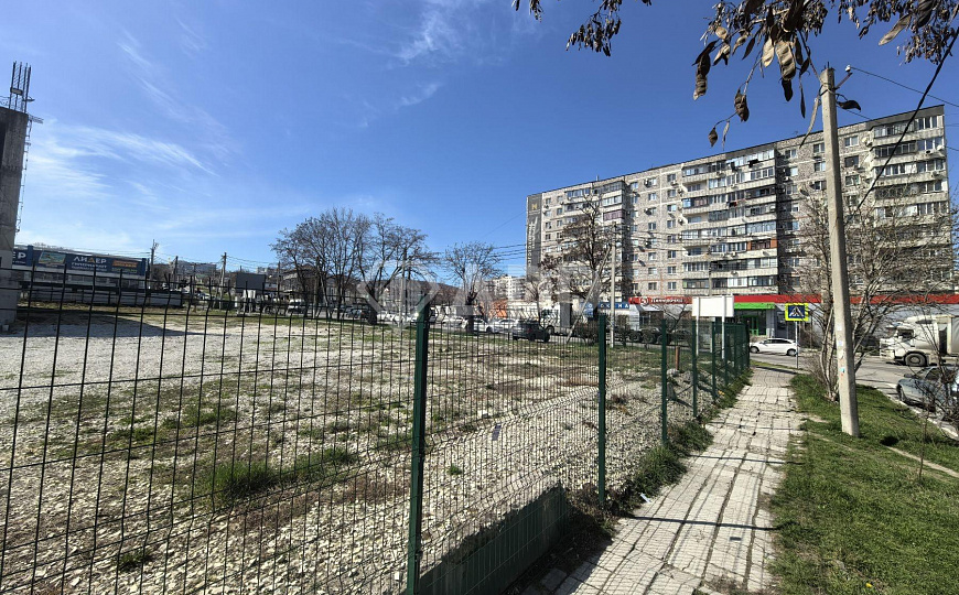 Сдаю участок в Центре 43 сос. фото