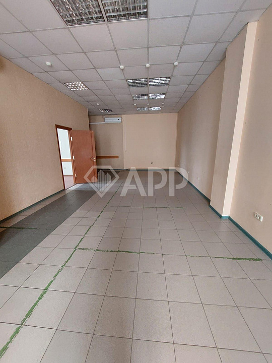Сдам торговое помещение, 75 м² фото