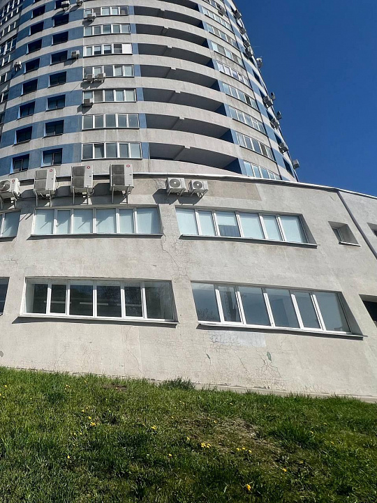 Аренда помещения свободного назначения 247,4 м2 около университета фото