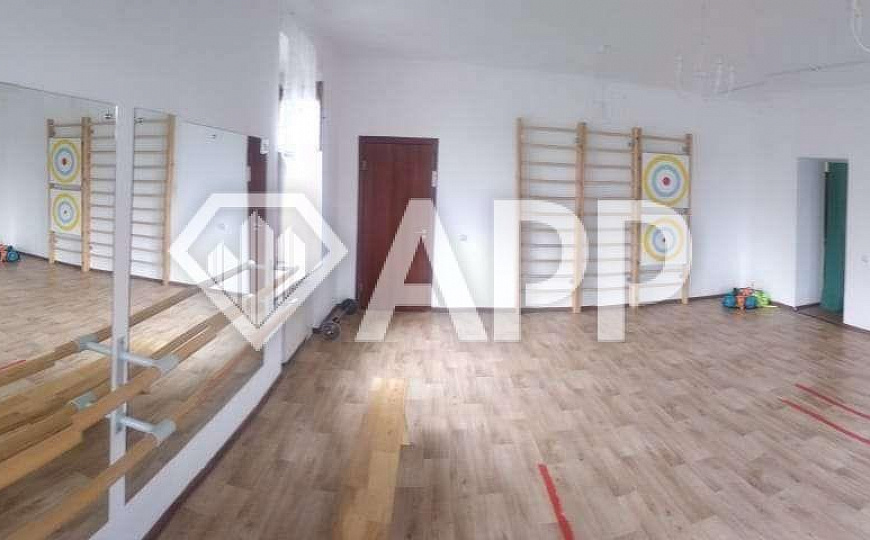 Продам здание габ 640м²  фото