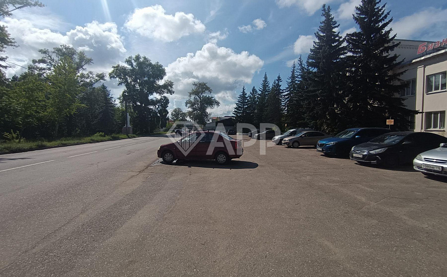 Продам здание с арендаторами фото