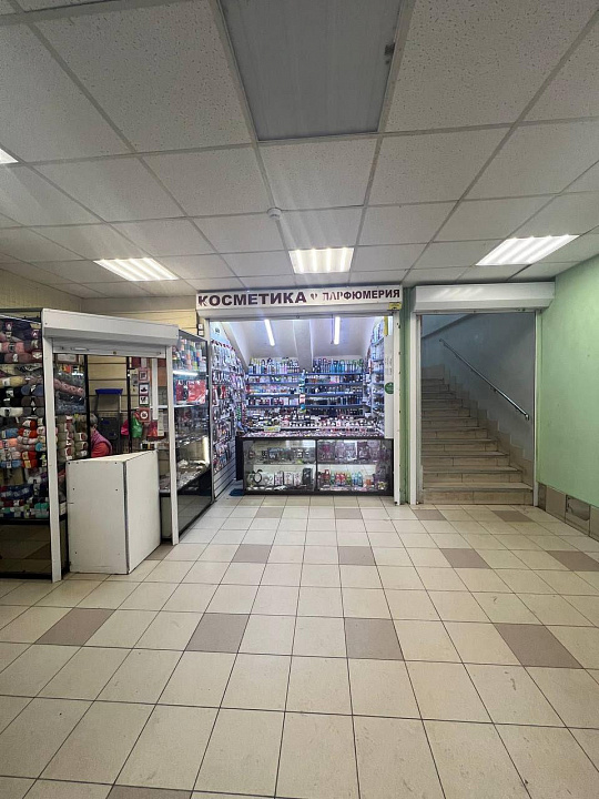 Сдаются помещения в ТЦ на ул Демократической фото