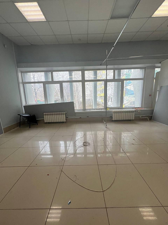 Сдаются помещения в ТЦ на ул Демократической фото