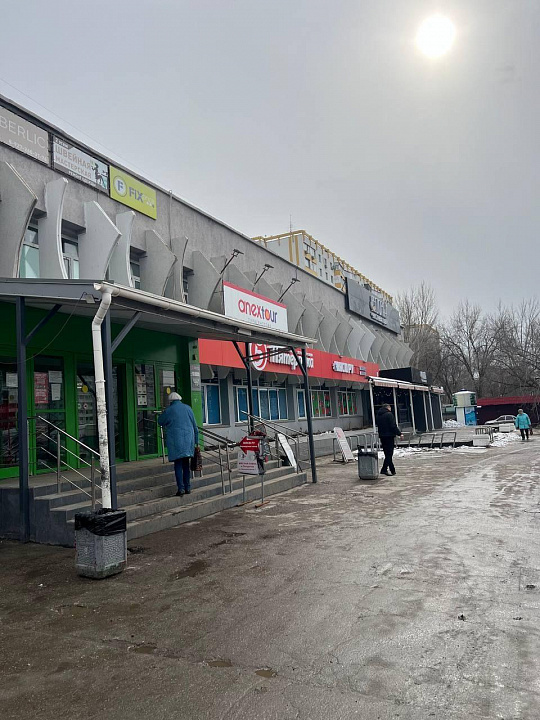 Сдается торговое помещение 80м2 с отдельным входом . фото