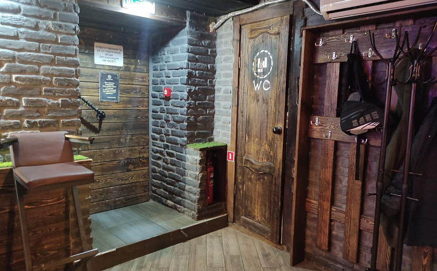 Молодежный клуб-бар в центре фото