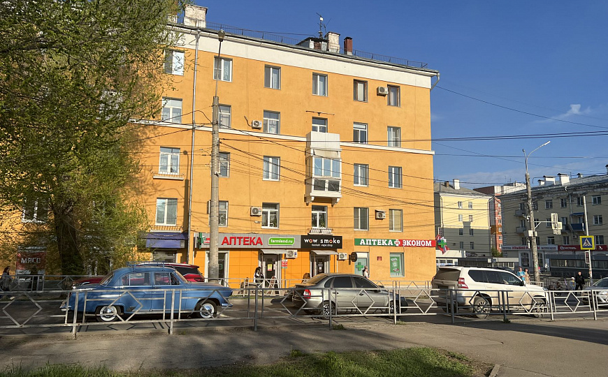 Продается торговое помещение на первой линии 43м2  с арендаторами ОЗОН  фото