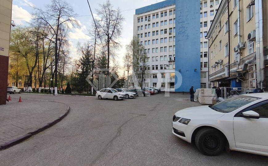 Продам офис с ремонтом в центре с парковкой фото